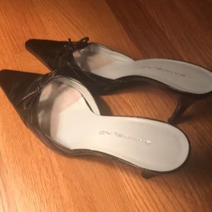 Bandolino kitten heel, pointed toe black leather